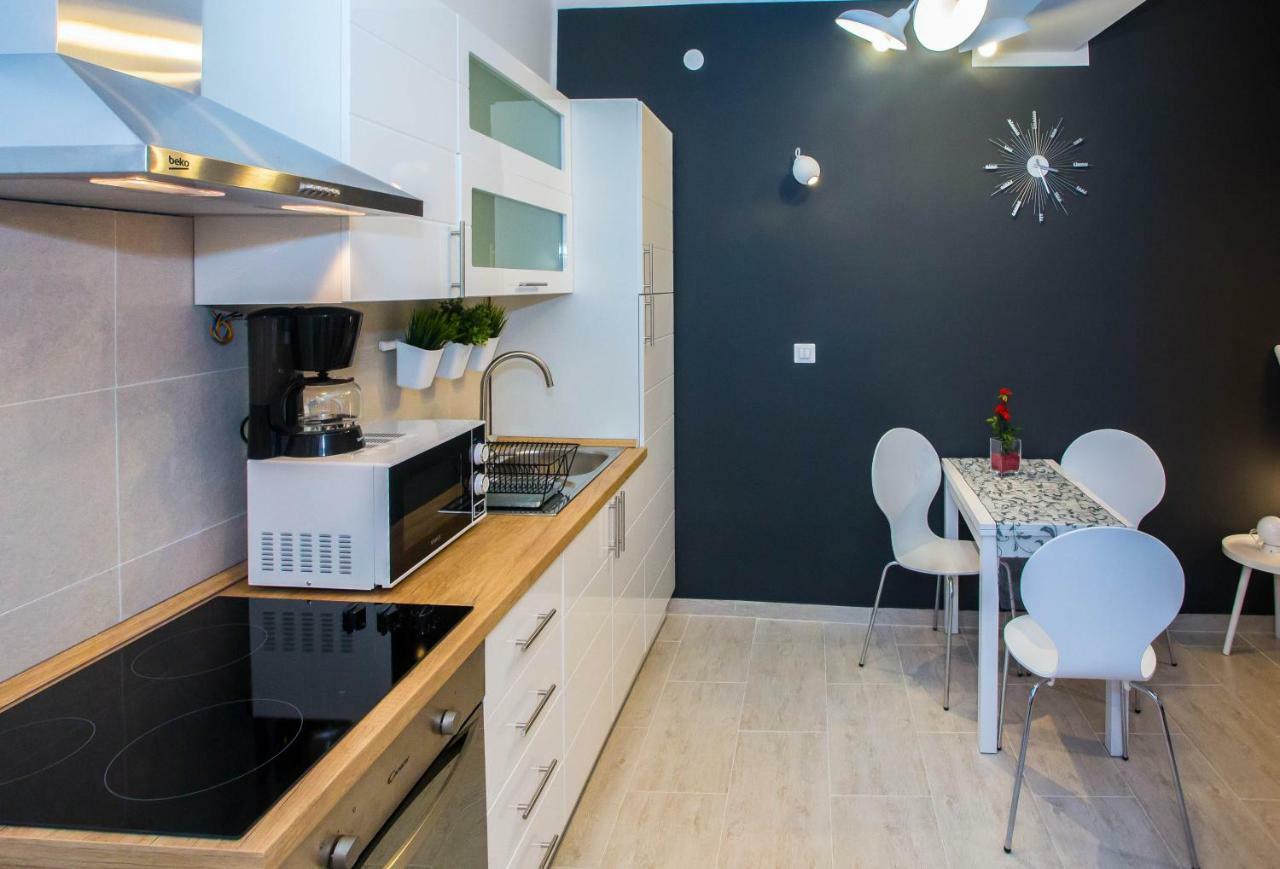 פורץ Studio Apartments Cittavecchia מראה חיצוני תמונה